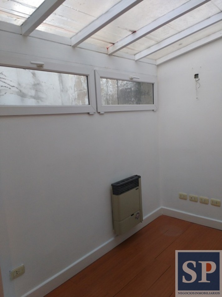 Venta departamento 3 amb y 1/2 , 1 piso, todo exterior, cochera- zona Guemes