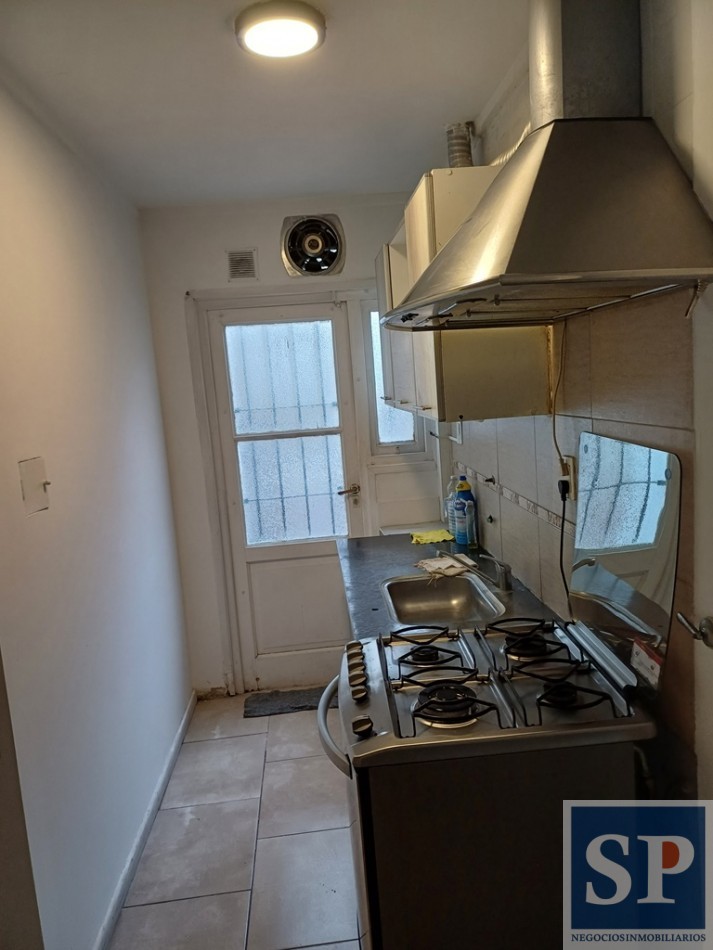 VENDE DPTO. 3 AMB A LA CALLE + COCHERA FIJA