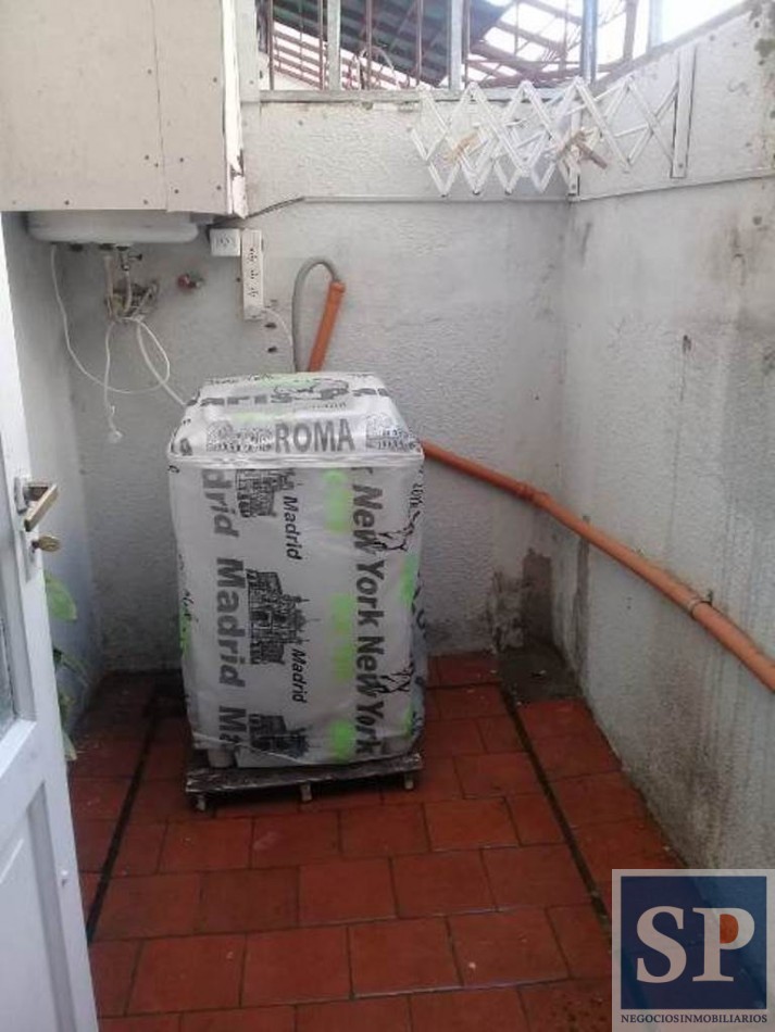 VENDE DPTO. 3 AMB A LA CALLE + COCHERA FIJA